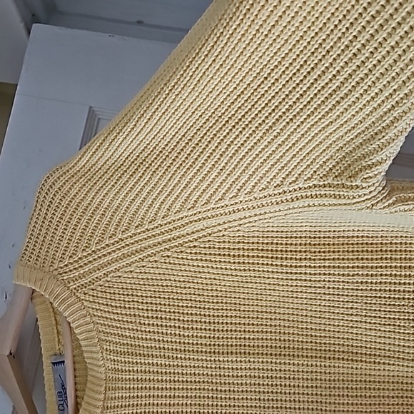 Club Europe 80's Yellow Knit Sweater - Picture 4 of 4